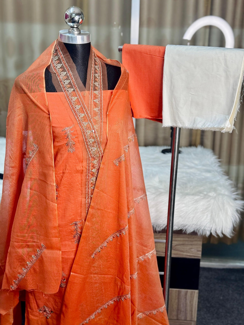 Pakistani Rangeeli unstitch Dress (CHAMMO)