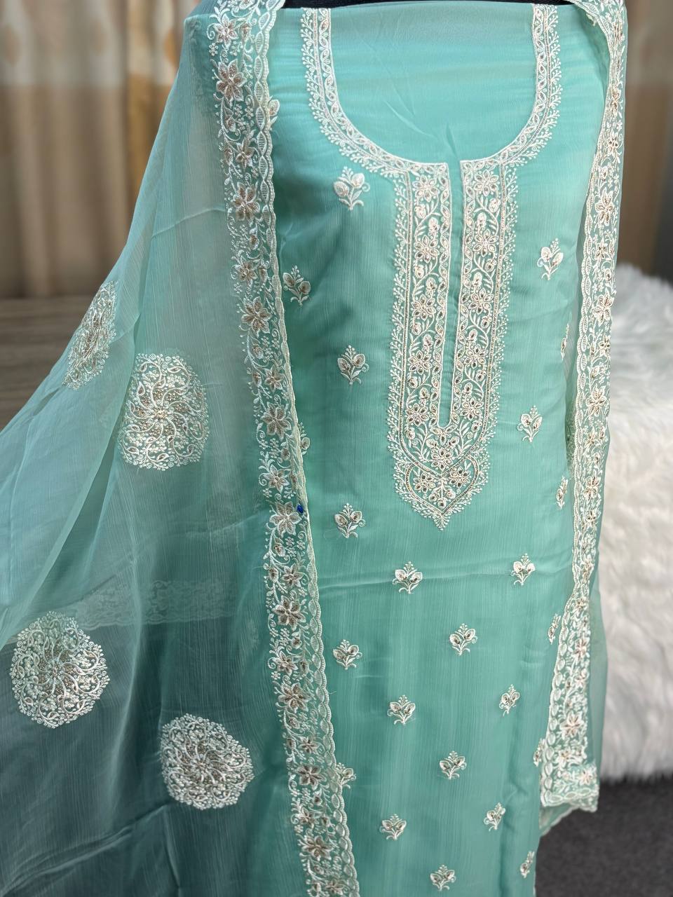 Maslin Embroidered Unstitch 4 Piece (Ocean Blue)